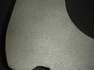 تنظيف وتجهيز السطح بالسفع الرملي